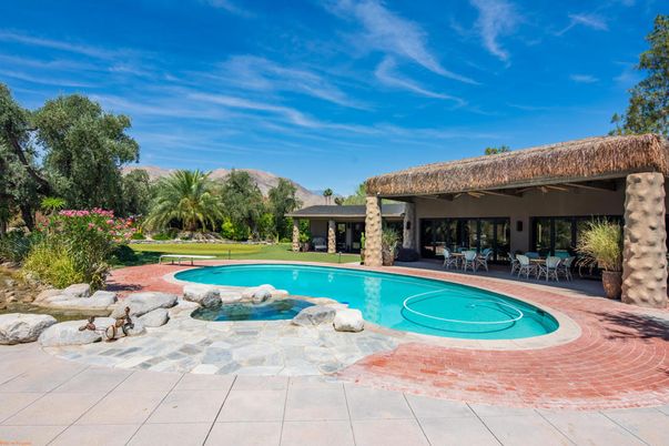 Exterior, Pool