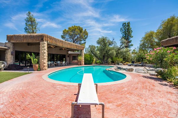 Exterior, Pool