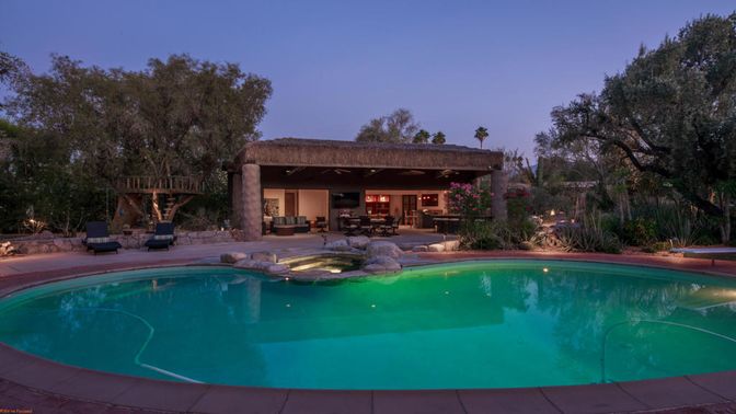 Exterior, Pool