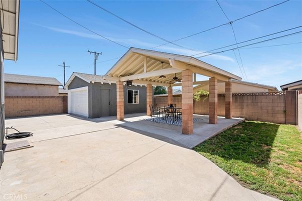 Detached Garage, Exterior