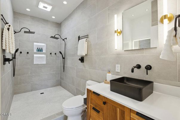 Bathroom, Interior, Recessed Lighting