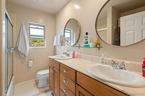 Bathroom, Dual Sink Vanities, Interior, Recessed Lighting