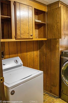Interior, Washer, Wooden Walls