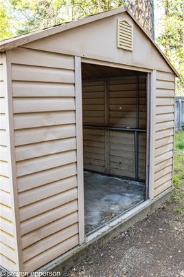 Detached Garage, Exterior