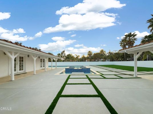 Exterior, Pool