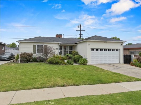Attached, Exterior, Facade, Ranch