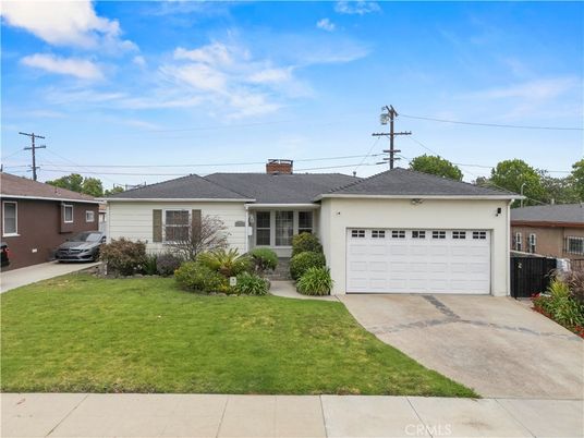 Attached, Exterior, Facade, Ranch