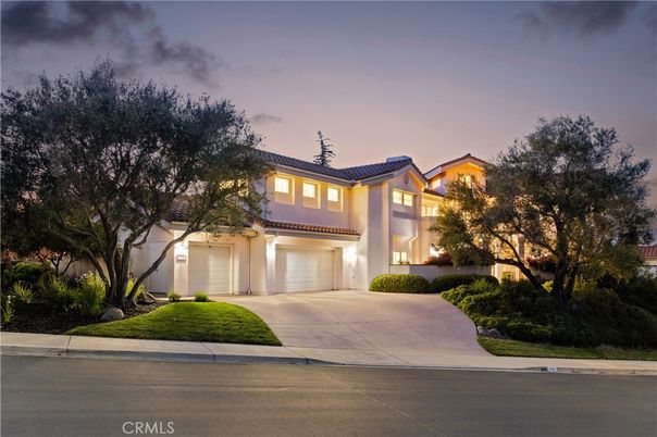Attached, Exterior, Facade, Mediterranean