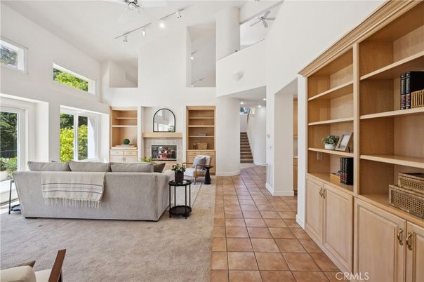 Fireplace, Interior, Living room