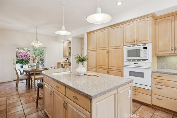Dining room, Interior, Kitchen, Pendant Lights, Recessed Lighting