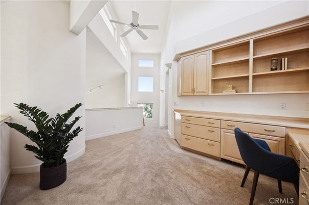 Home Office, Interior