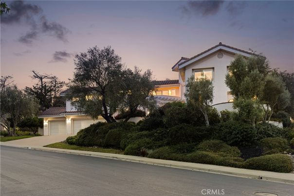 Attached, Exterior, Facade, Mediterranean