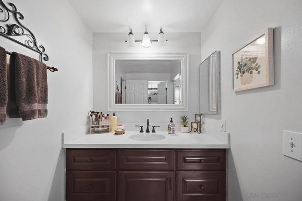 Bathroom, Dual Sink Vanities, Interior