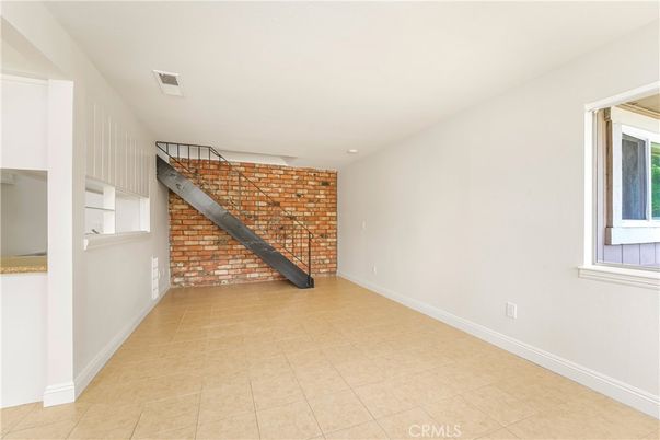 Empty room, Interior, Recessed Lighting, Stone Walls