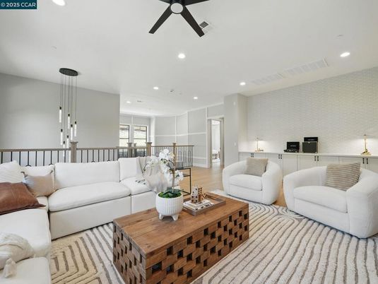 Interior, Living room, Pendant Lights, Recessed Lighting