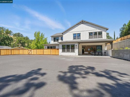 Backyard, Exterior, Facade, Farmhouse