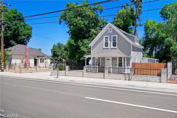 Exterior, Facade, Queen Anne Victorian