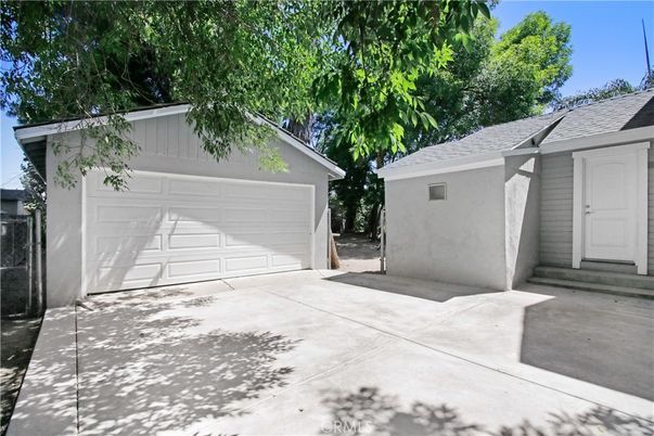 Detached Garage, Exterior