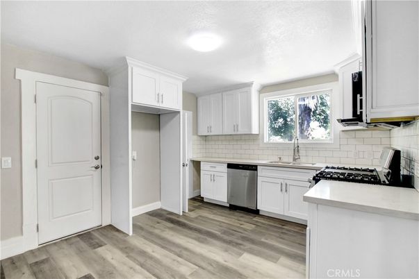 Interior, Kitchen, Stainless Steel Appliances, Wood Texture Flooring