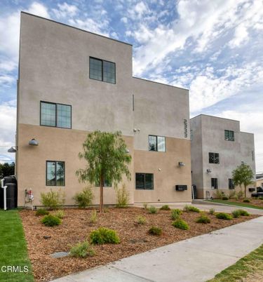 Backyard, Exterior, Facade, Modern