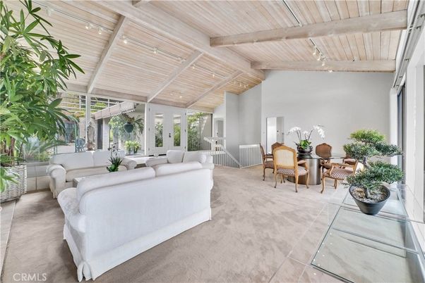 Dining room, Interior, Living room, Recessed Lighting, Wooden Beams, Wooden Ceilings