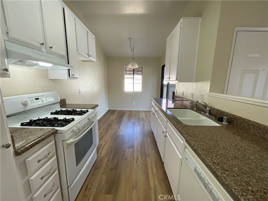 Interior, Kitchen, Pendant Lights, Wood Texture Flooring