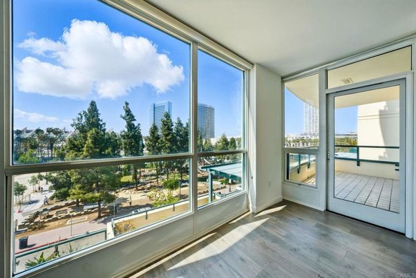 Interior, Sun Room, Wood Texture Flooring