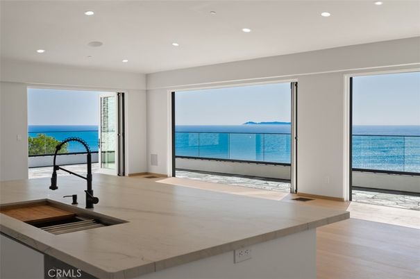 Interior, Kitchen, Recessed Lighting, Water, Wood Texture Flooring