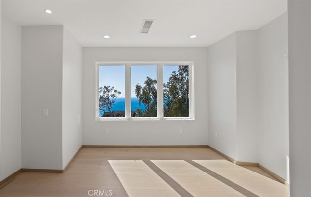 Empty room, Interior, Recessed Lighting, Water, Wood Texture Flooring