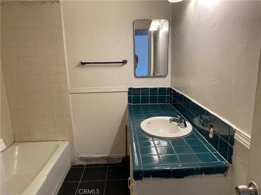 Bathroom, Interior, Tile Countertops