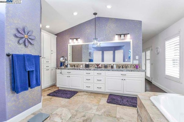 Bathroom, Dual Sink Vanities, Interior, Pendant Lights, Recessed Lighting