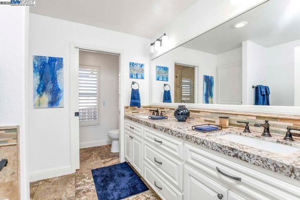 Bathroom, Dual Sink Vanities, Interior, Recessed Lighting