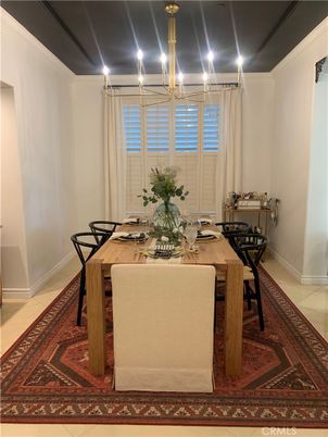 Chandelier, Dining room, Interior