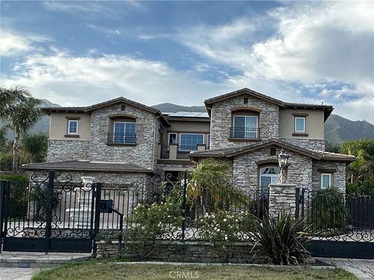Exterior, Facade, Mediterranean