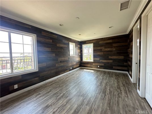 Empty room, Interior, Recessed Lighting, Wood Texture Flooring, Wooden Walls