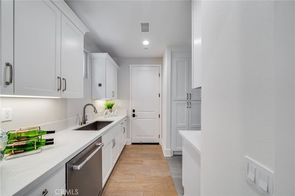Interior, Kitchen, Recessed Lighting, Wood Texture Flooring