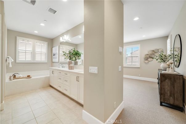Bathroom, Interior, Recessed Lighting