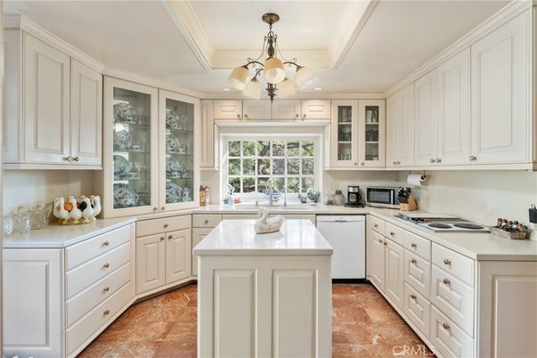 Chandelier, Interior, Kitchen