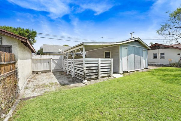 Backyard, Exterior