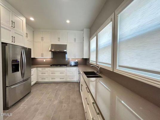 Interior, Kitchen, Recessed Lighting, Water, Wood Texture Flooring