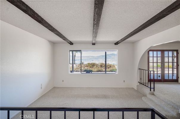 Empty room, Interior, Wooden Beams