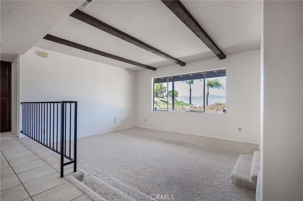 Empty room, Interior, Wooden Beams
