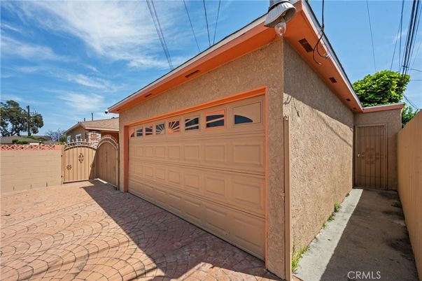Detached Garage, Exterior