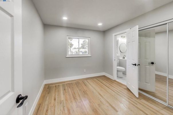 Bathroom, Interior, Recessed Lighting, Wood Texture Flooring