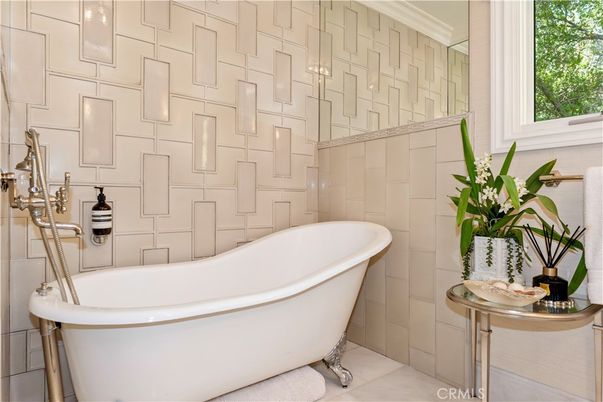 Bathroom, Free Standing Baths, Interior