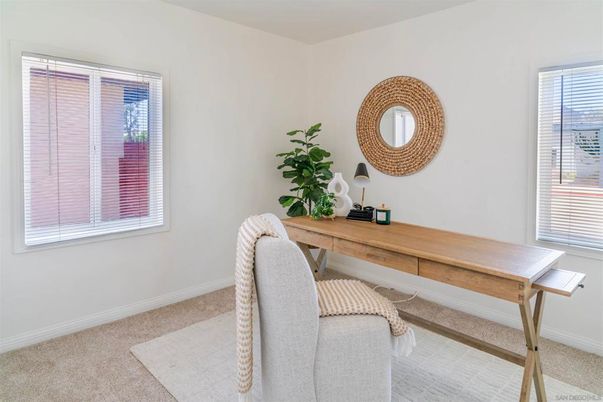 Home Office, Interior
