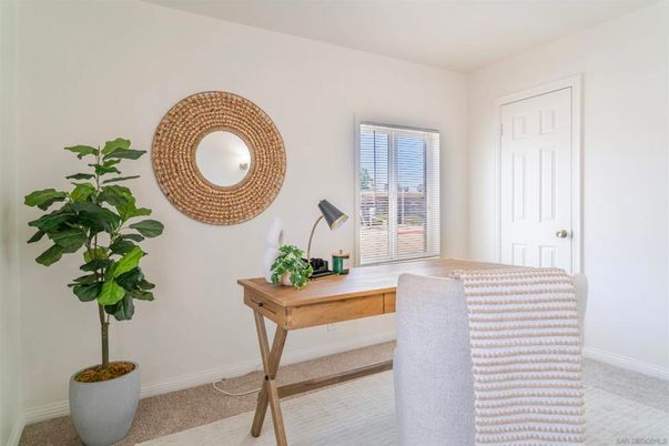 Home Office, Interior