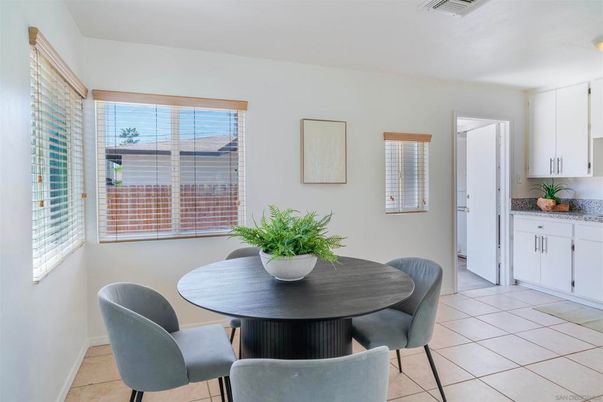 Dining room, Interior