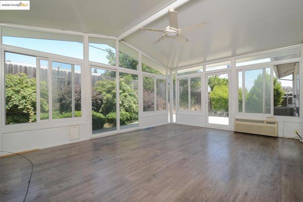 Empty room, Interior, Sun Room, Wood Texture Flooring