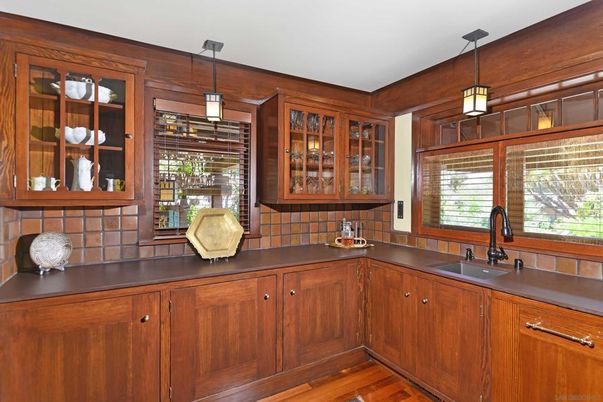 Interior, Pendant Lights, Wood Texture Flooring